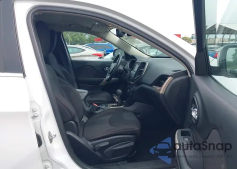 2017 Jeep Cherokee Latitude 4X4 из США, поврежденный, VIN 1C4PJMCS7HW625150